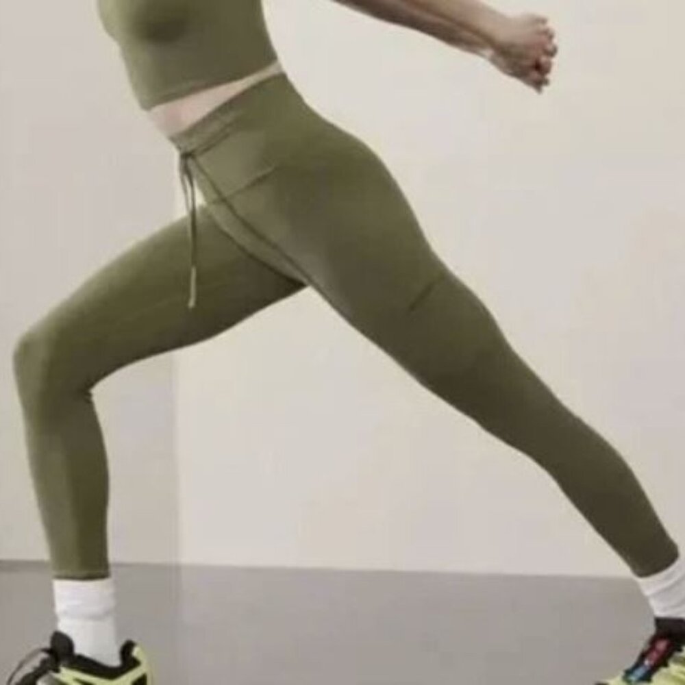Athleta NWT Salutation Cargo Tight Legging Cargo XL $119